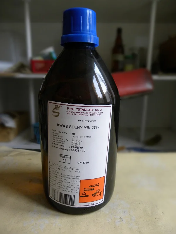 Actual material reference photograph of Hydrochloric Acid